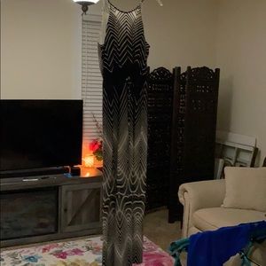 Black &white dress. Perfect for vacations.